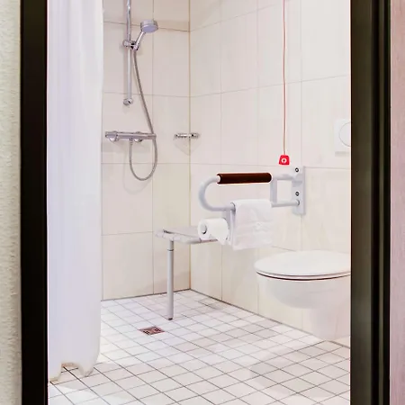 Intercityhotel 4*